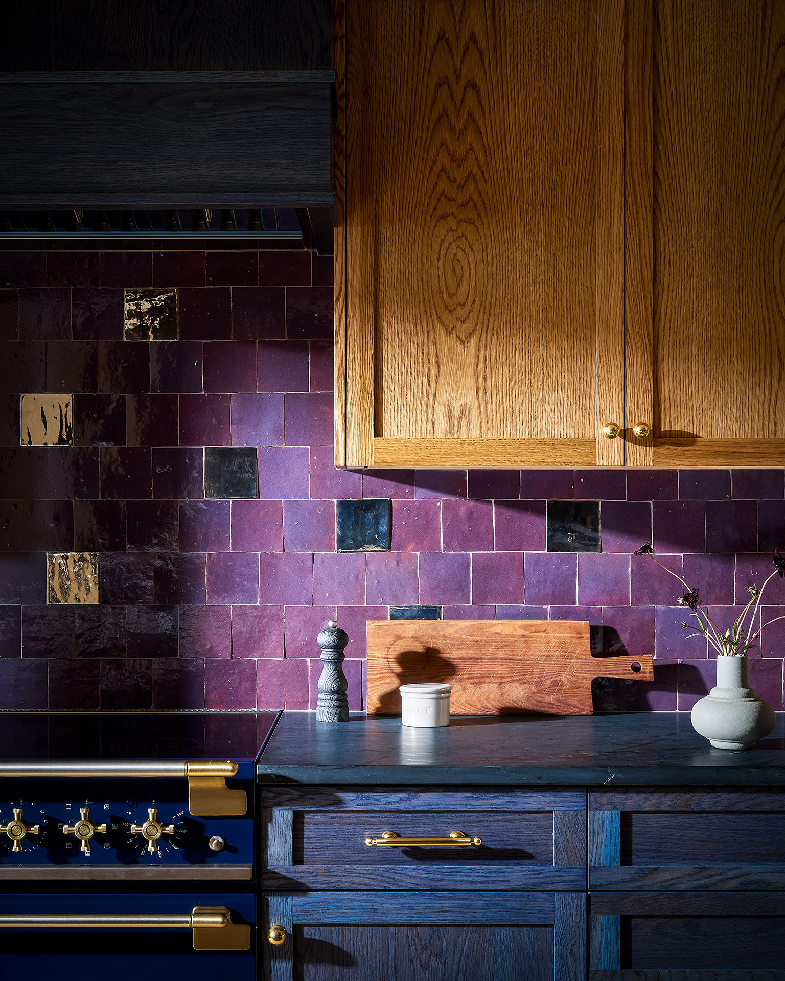 Inky & Rich Kitchen Image 2