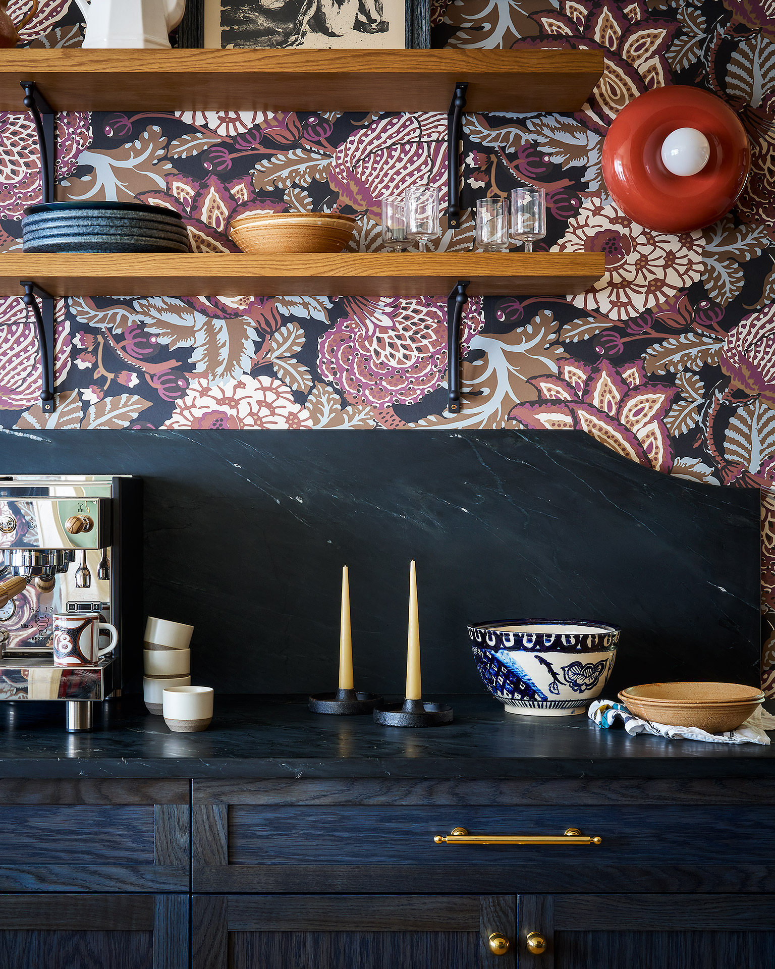 Inky & Rich Kitchen Image 6