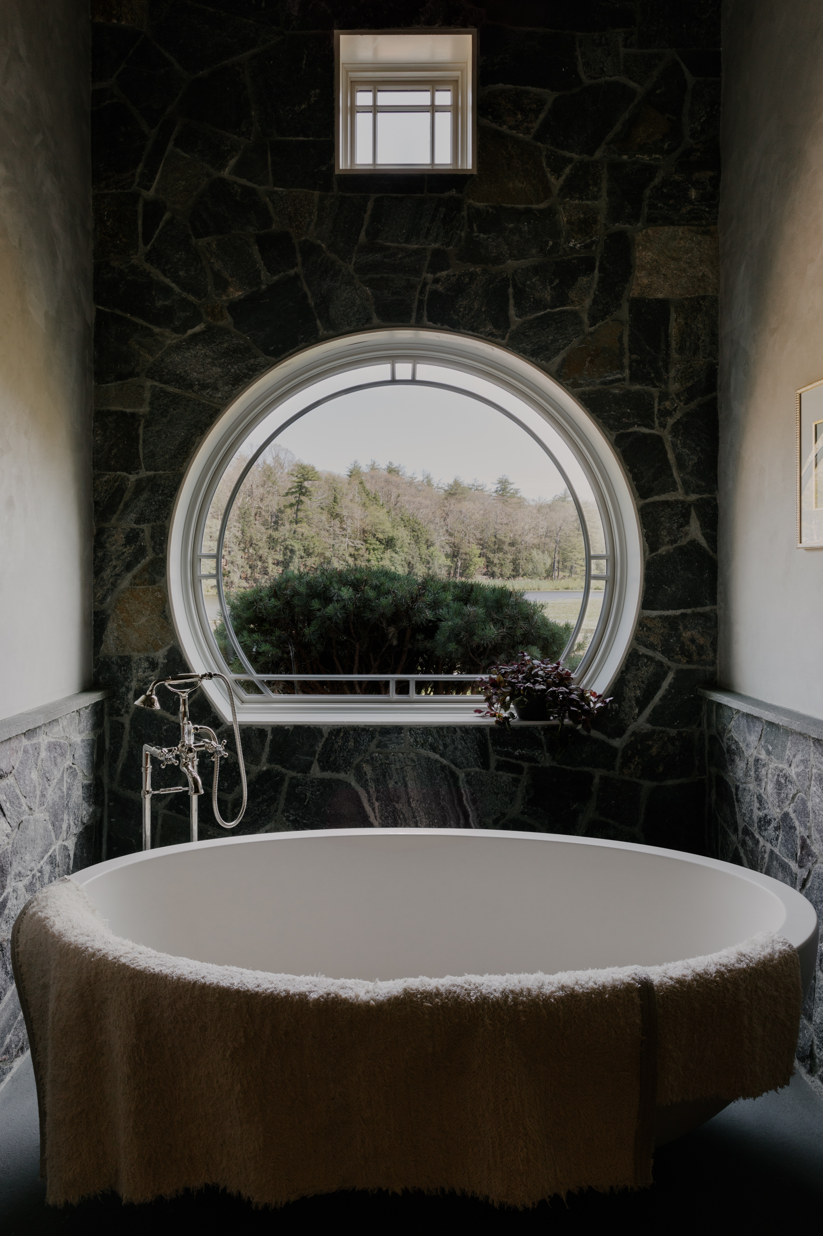 Hudson Valley Estate Image 4