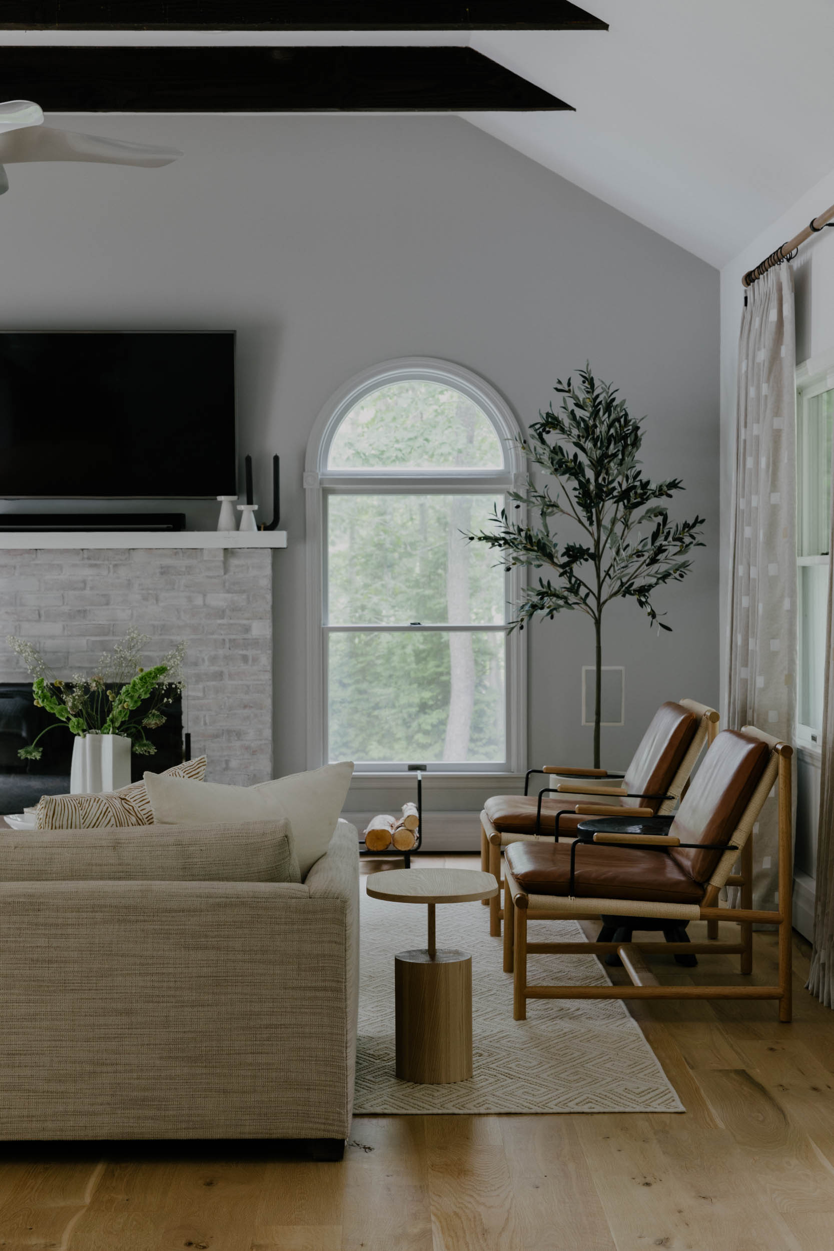 Bridgehampton Abode Image 16
