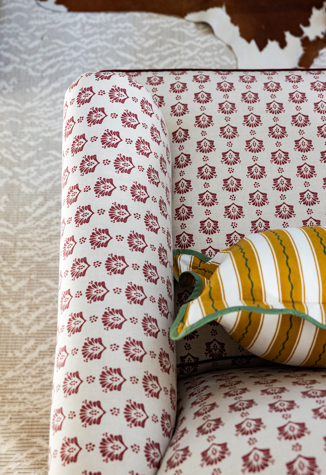 Cozy Neutral Living Image 2