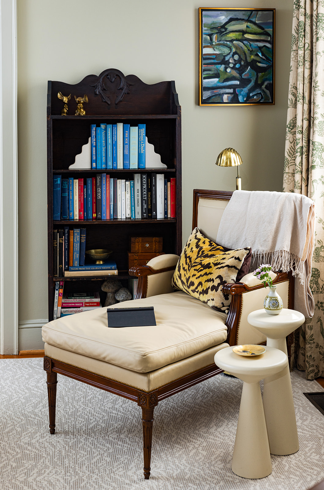 Cozy Neutral Living Image 4