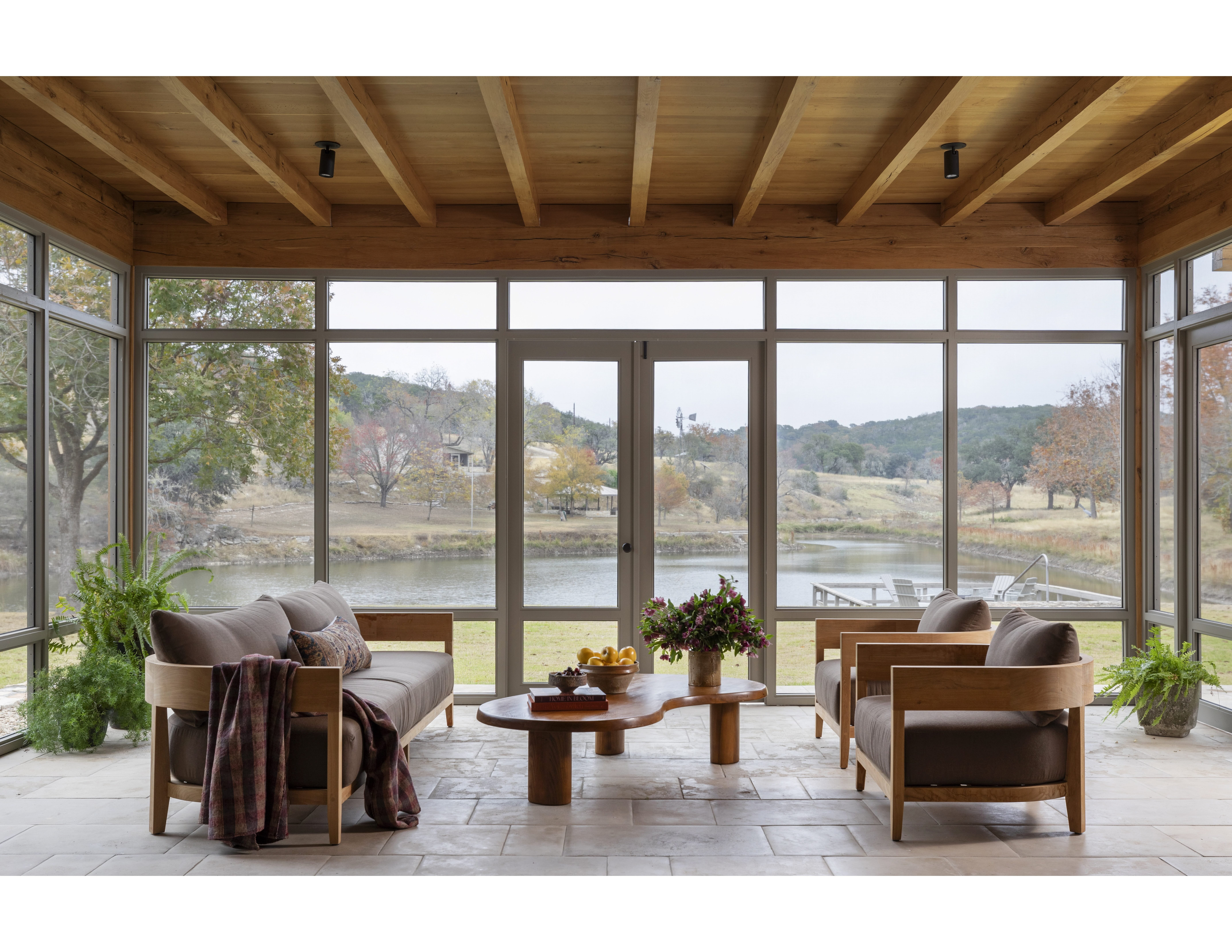 Modern Mediterranean Hacienda Image 9