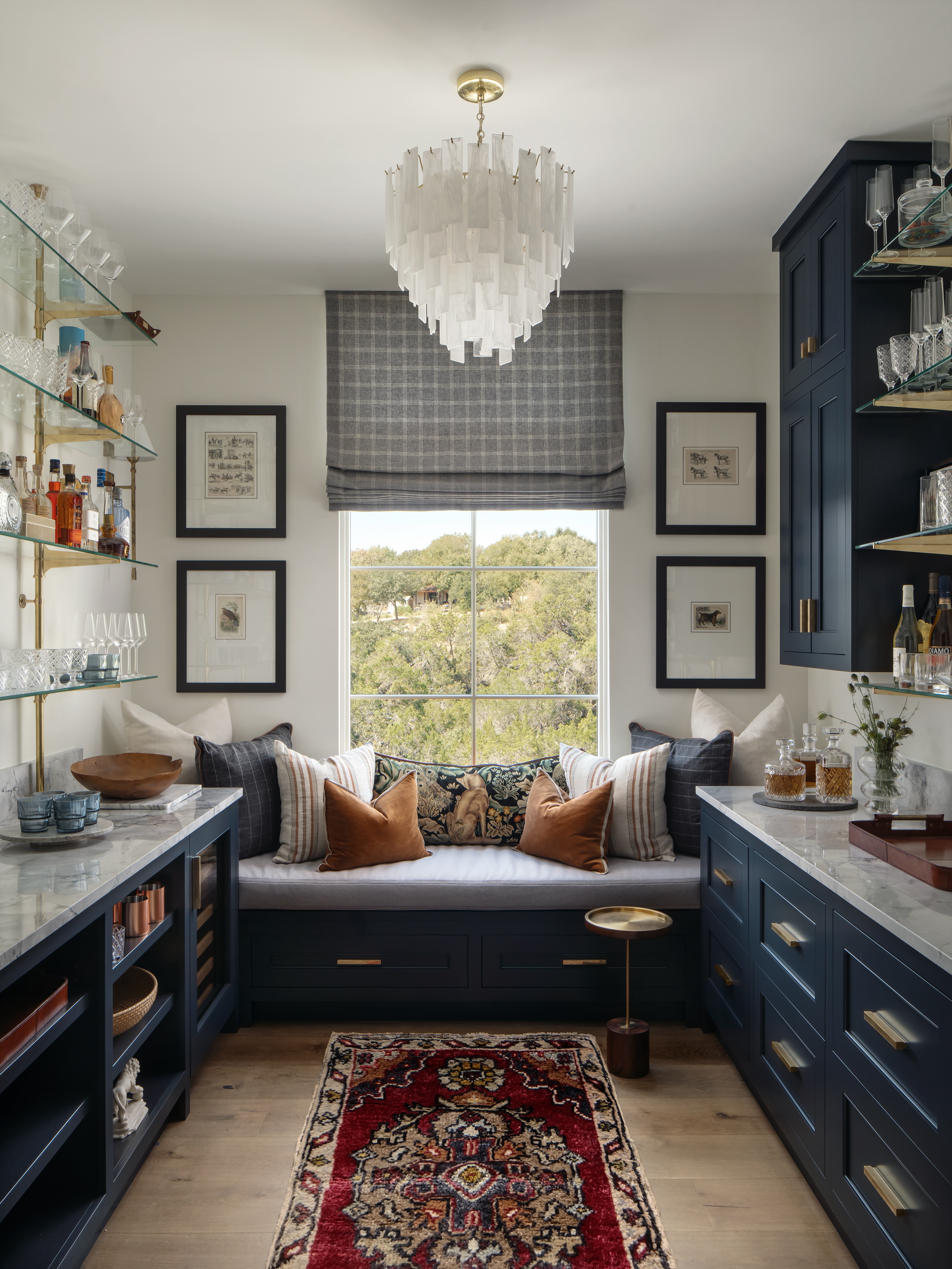 Cottage Traditional with a Modern Twist Image 3