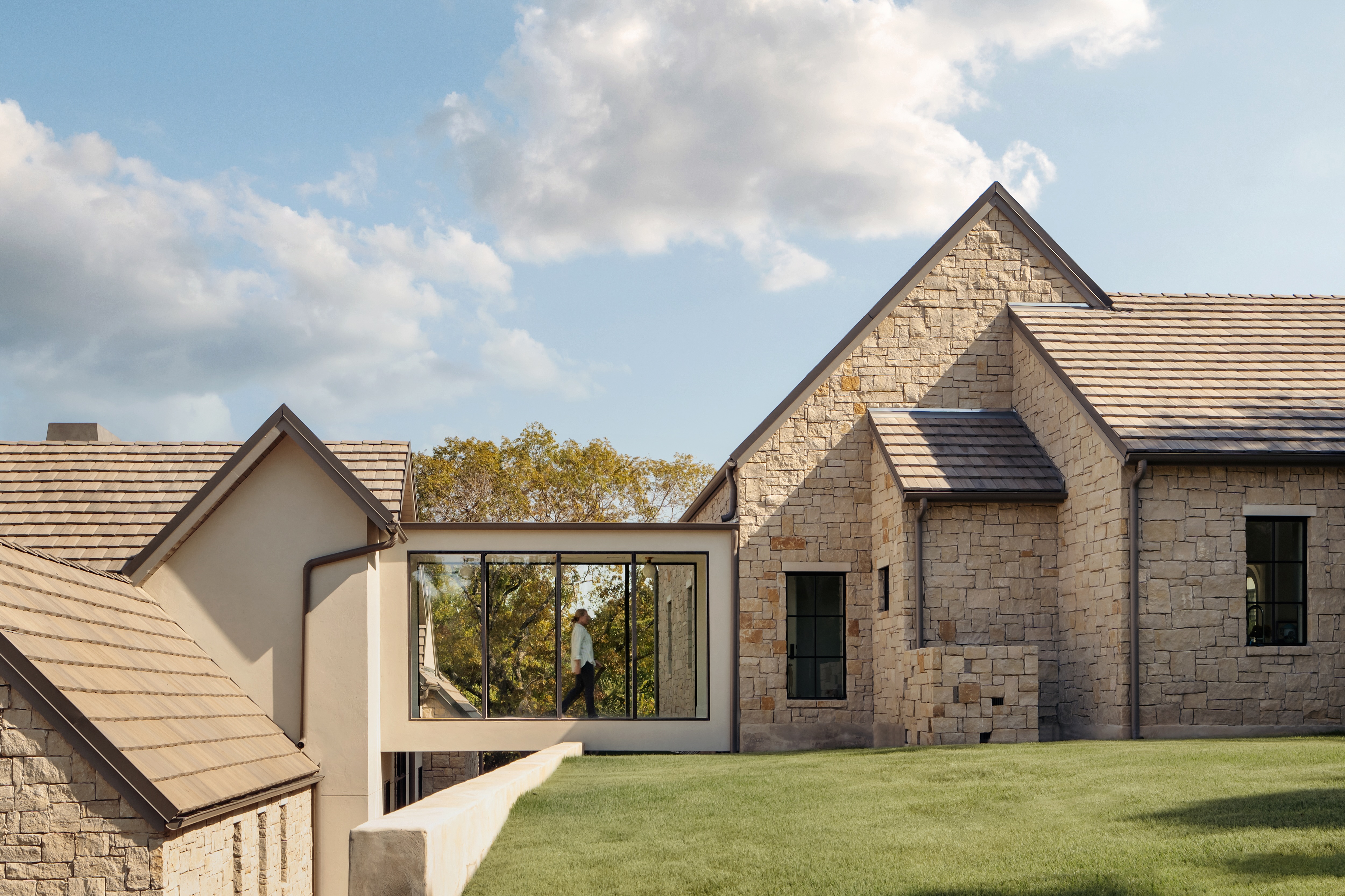 Cottage Traditional with a Modern Twist Image 6