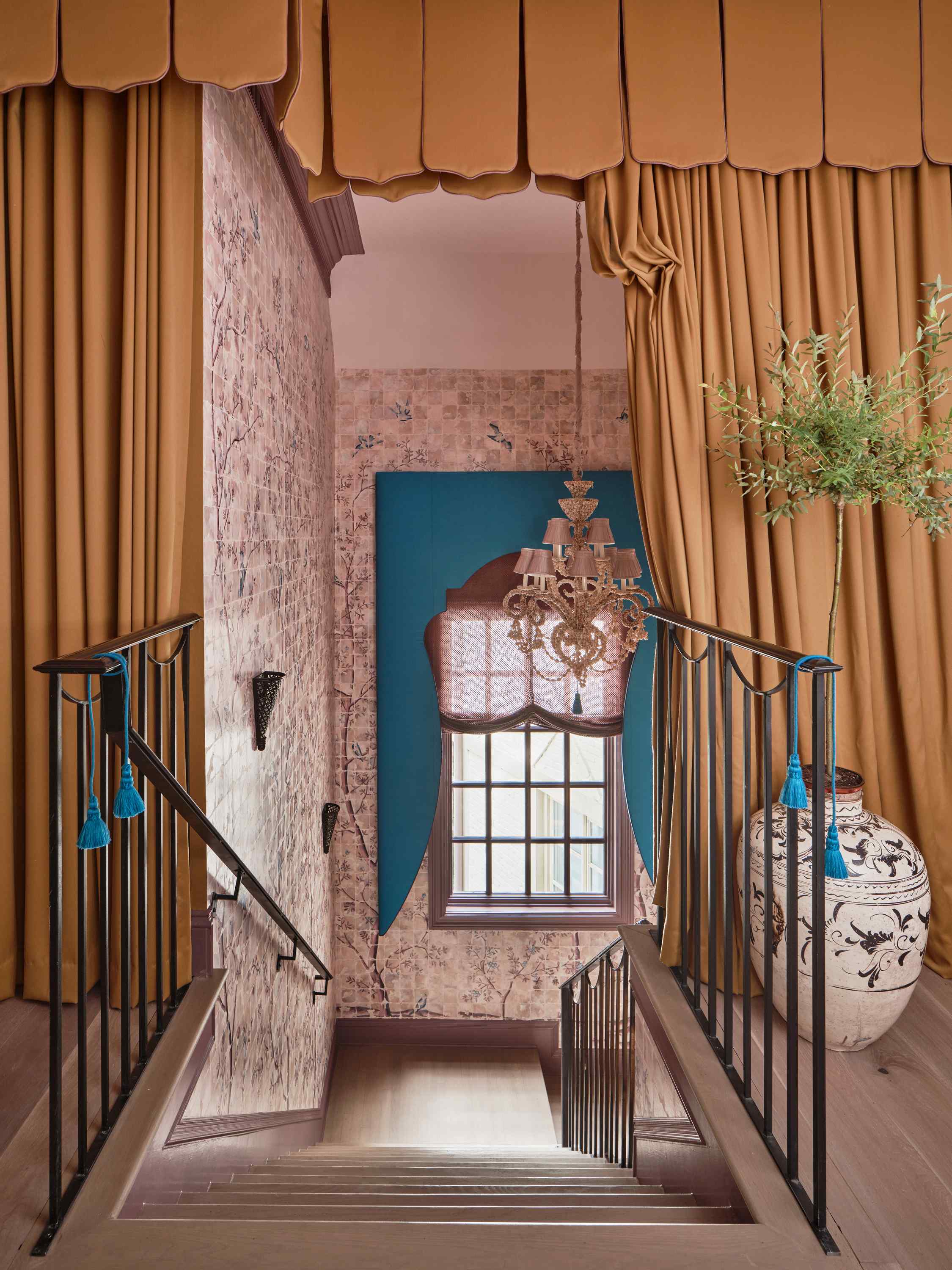 Kips Bay Dallas 2022 Friends Entrance and Landing  Image 11