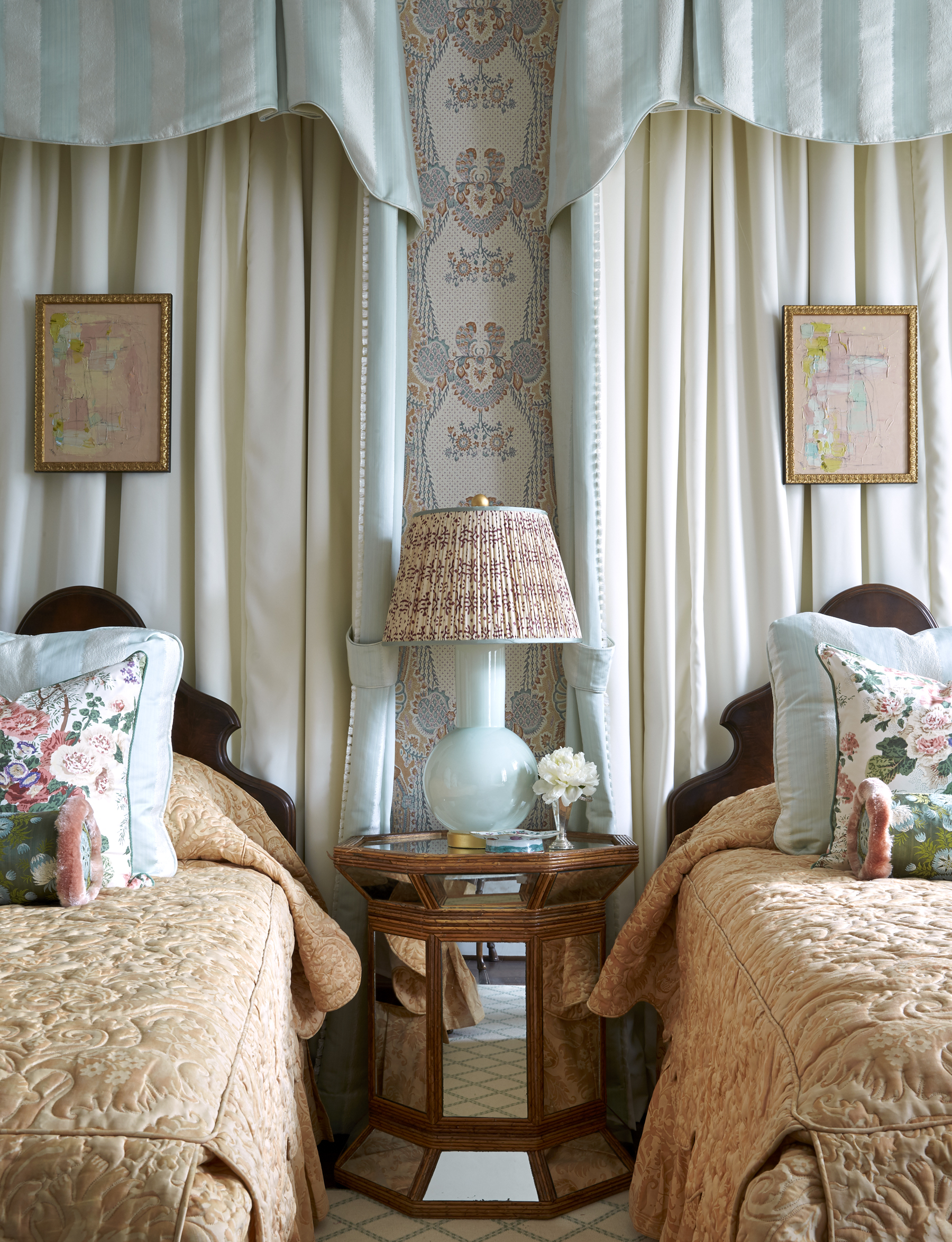 Country to Town: Belle Meade Townhouse  Image 7