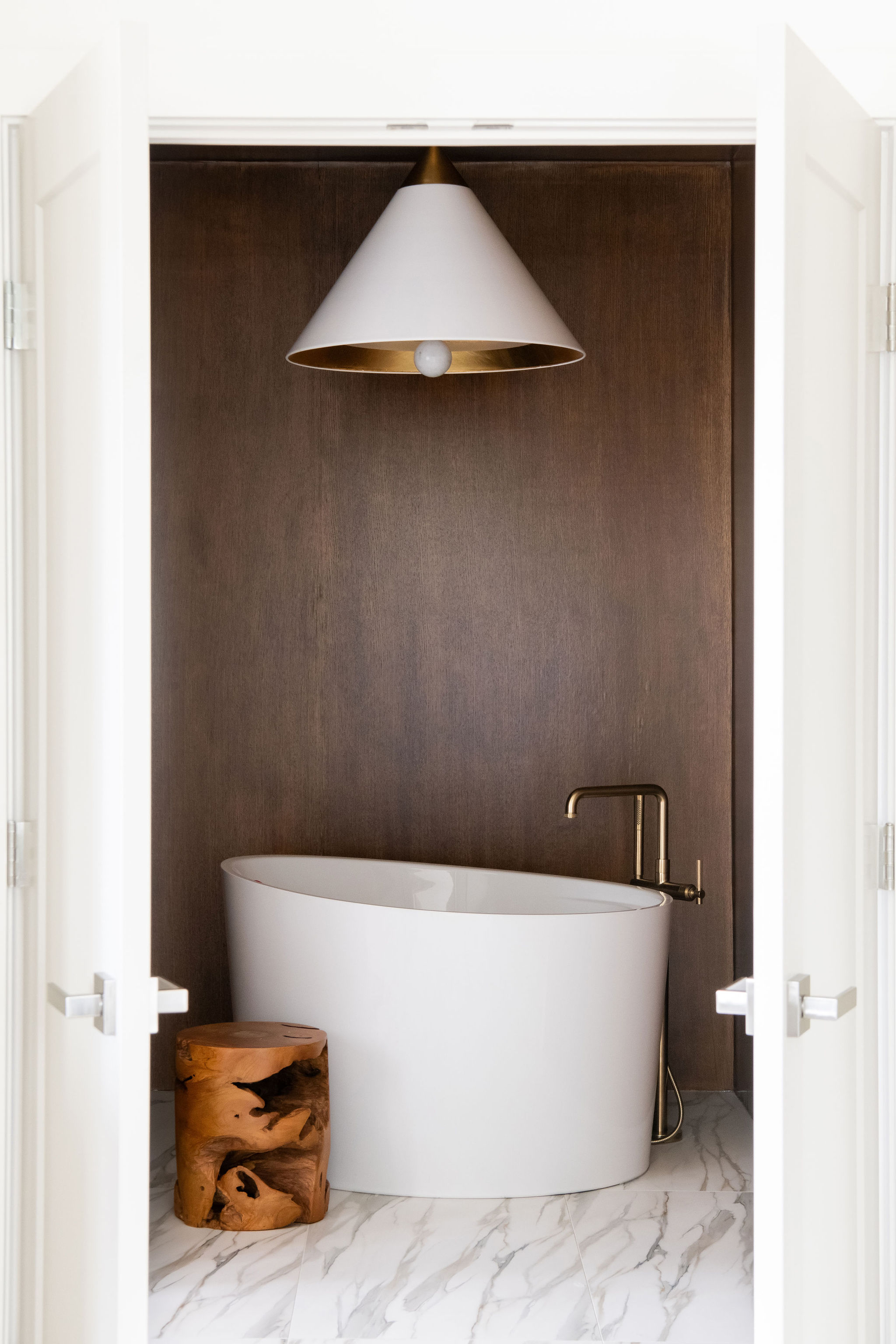 Earthy Bathroom Main Image