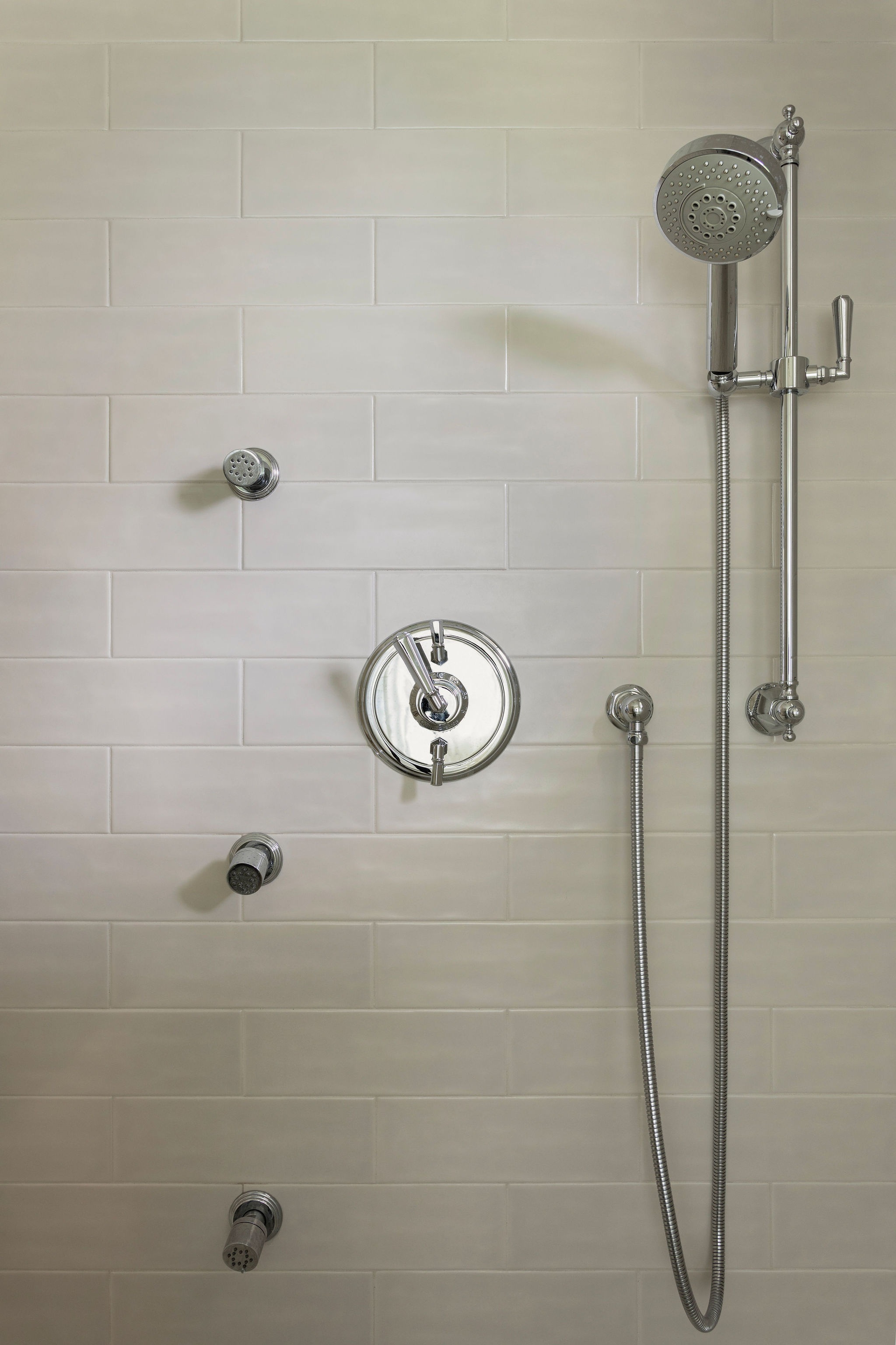 Lush Bathroom  Image 5