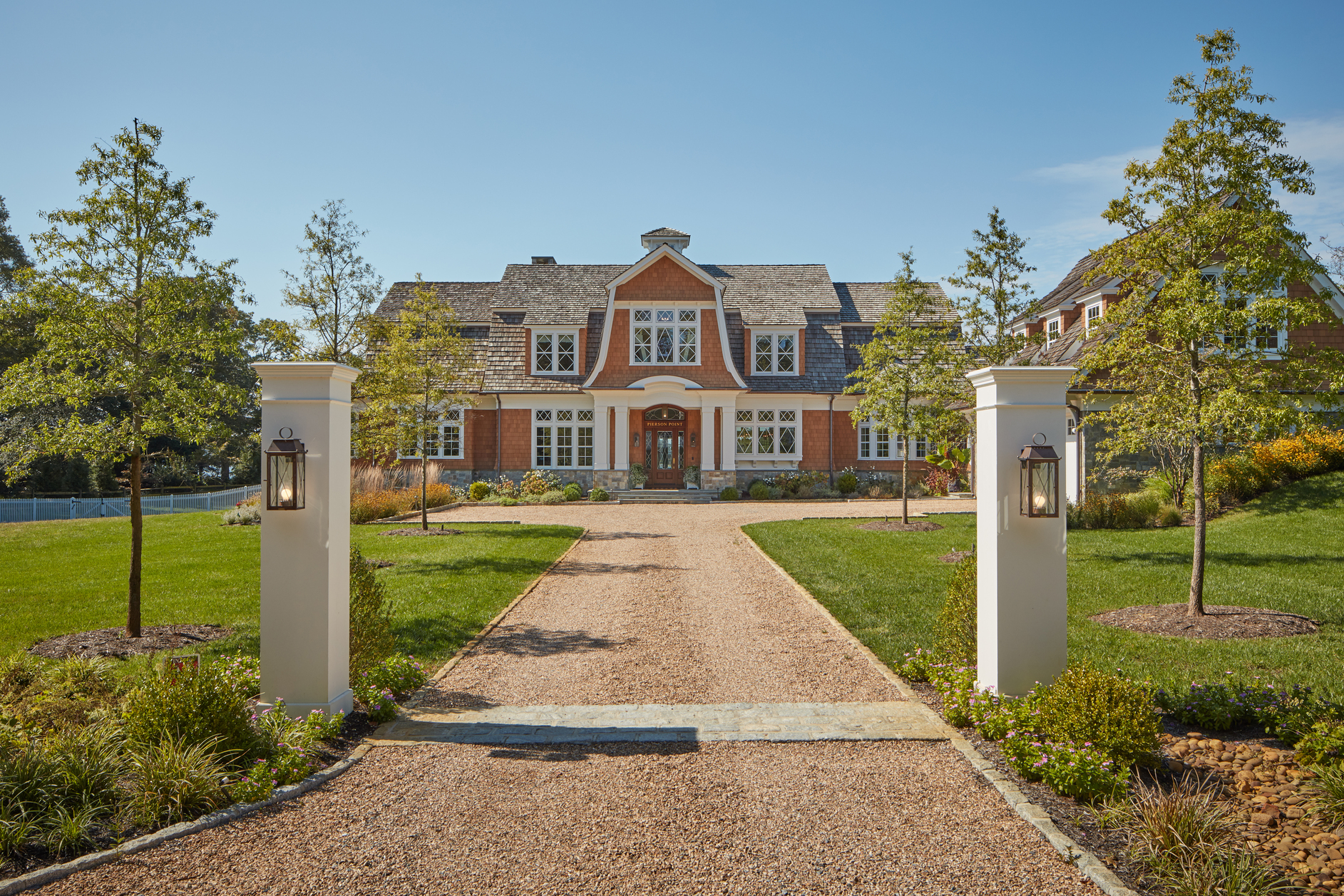 Shingle Style Elegance Main Image