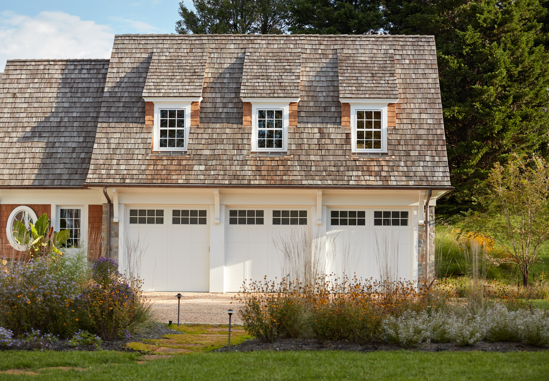 Shingle Style Elegance Image 4