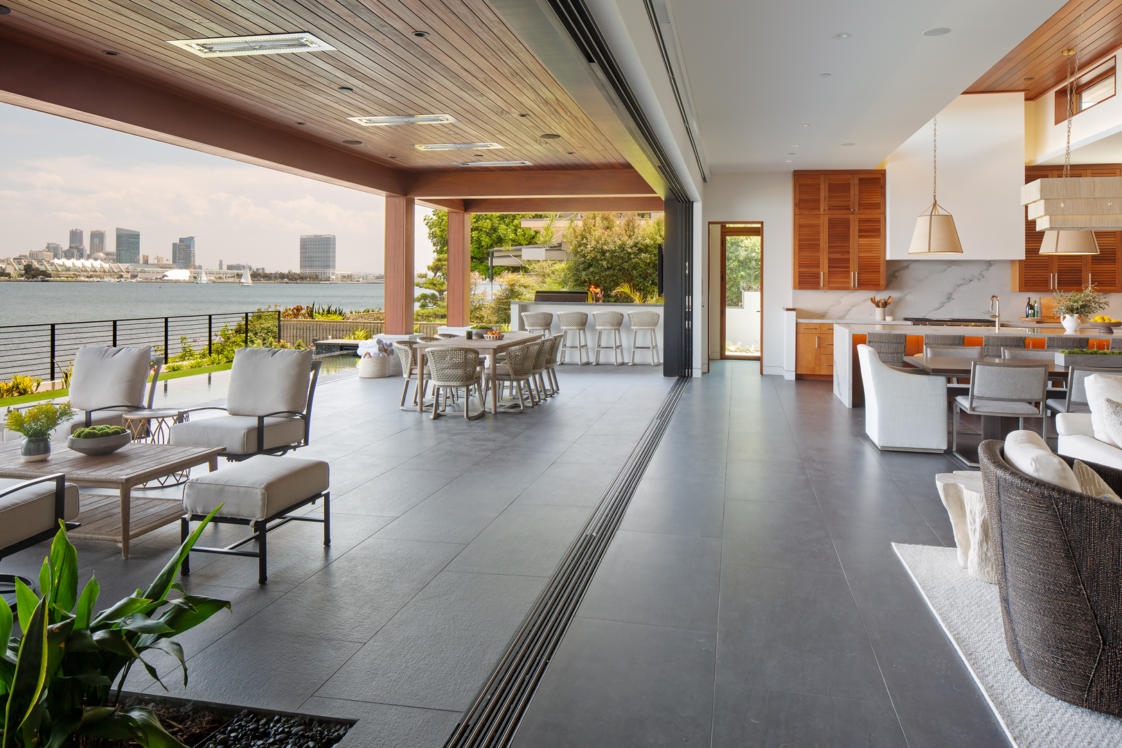 Tropical Bayfront Residence Image 1
