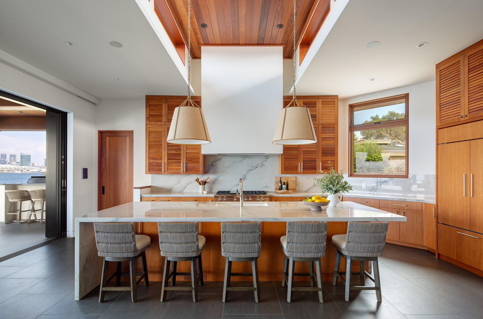 Tropical Bayfront Residence Image 7