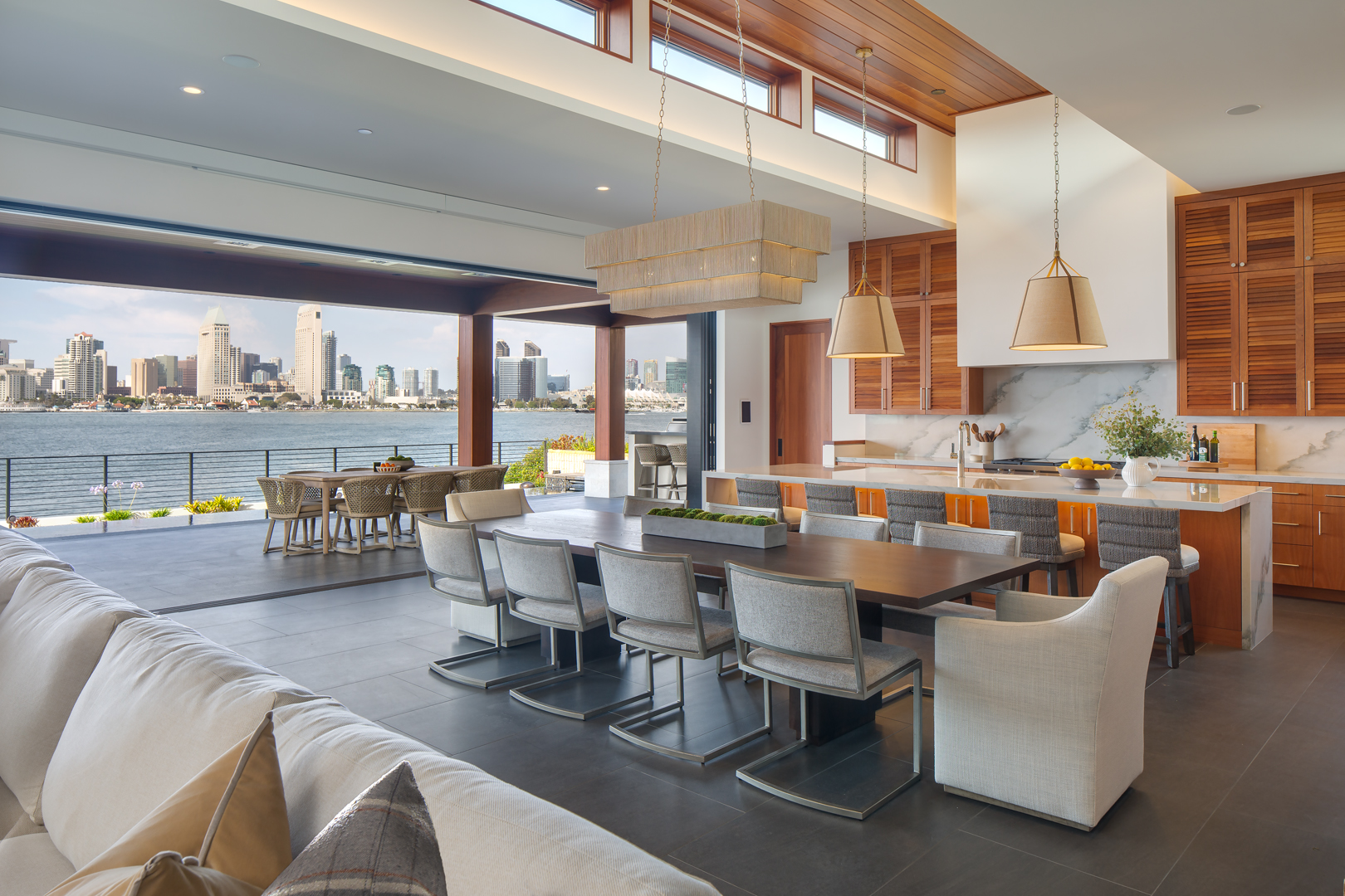 Tropical Bayfront Residence Image 9