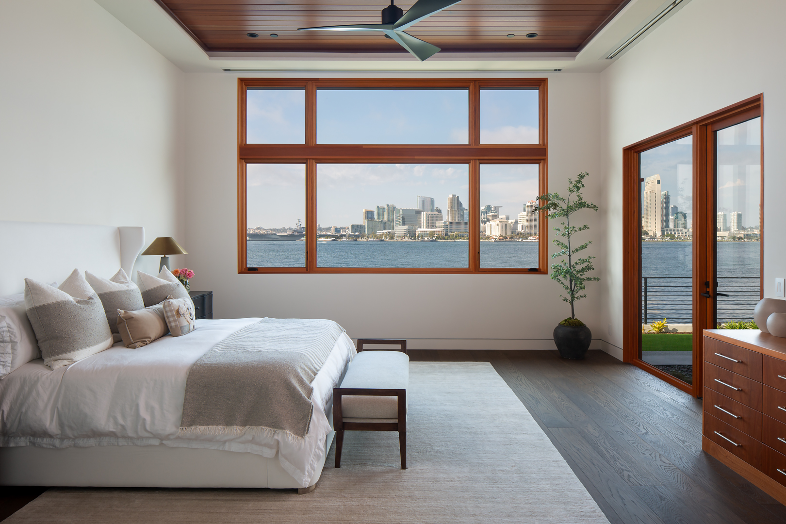 Tropical Bayfront Residence Image 14