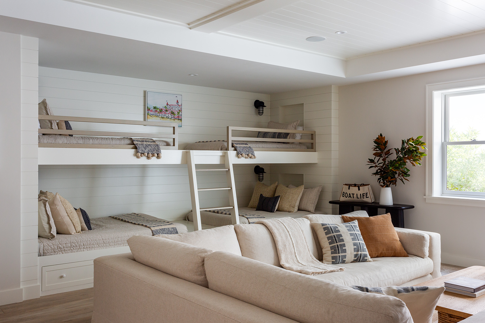 Central Beach Residence Image 9