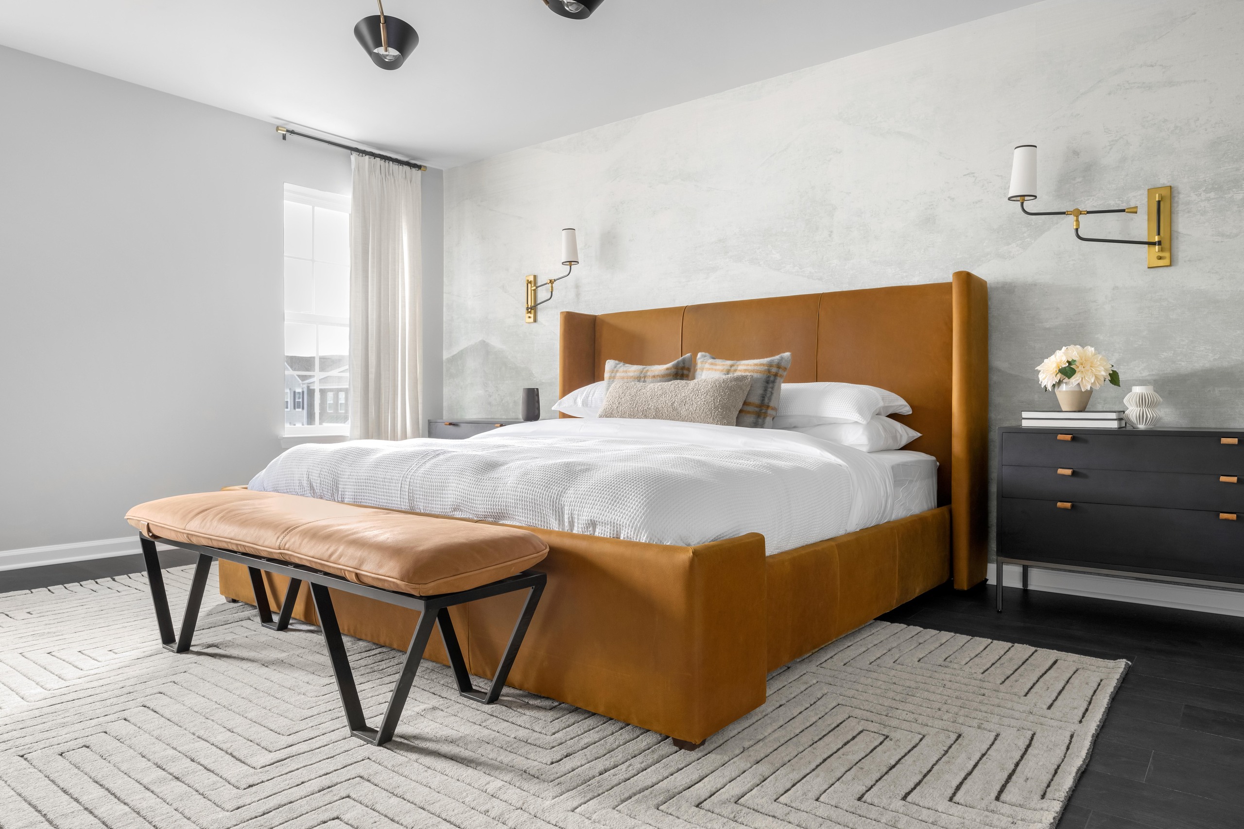 Bachelor Pad Residence Image 12