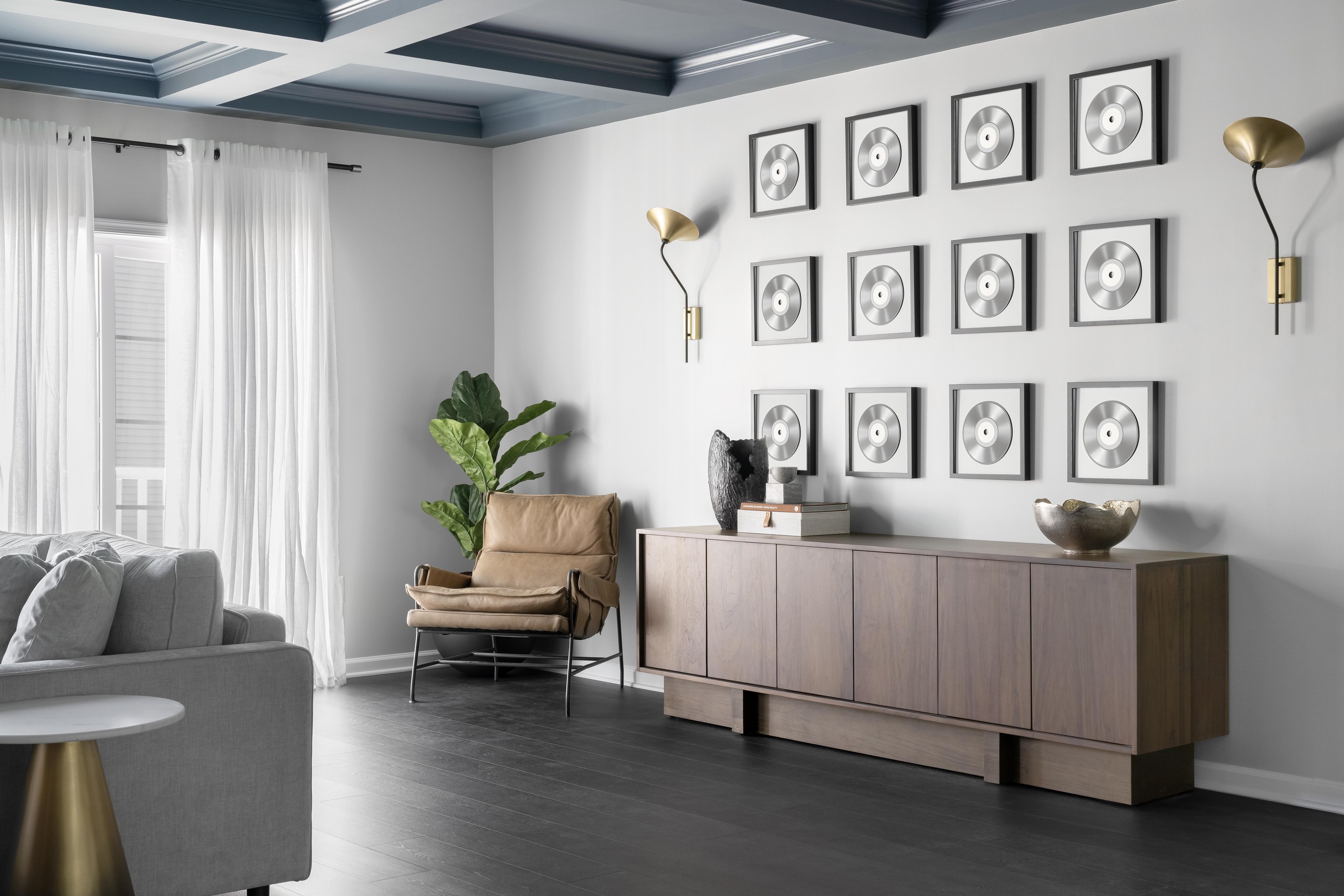 Bachelor Pad Residence Image 15