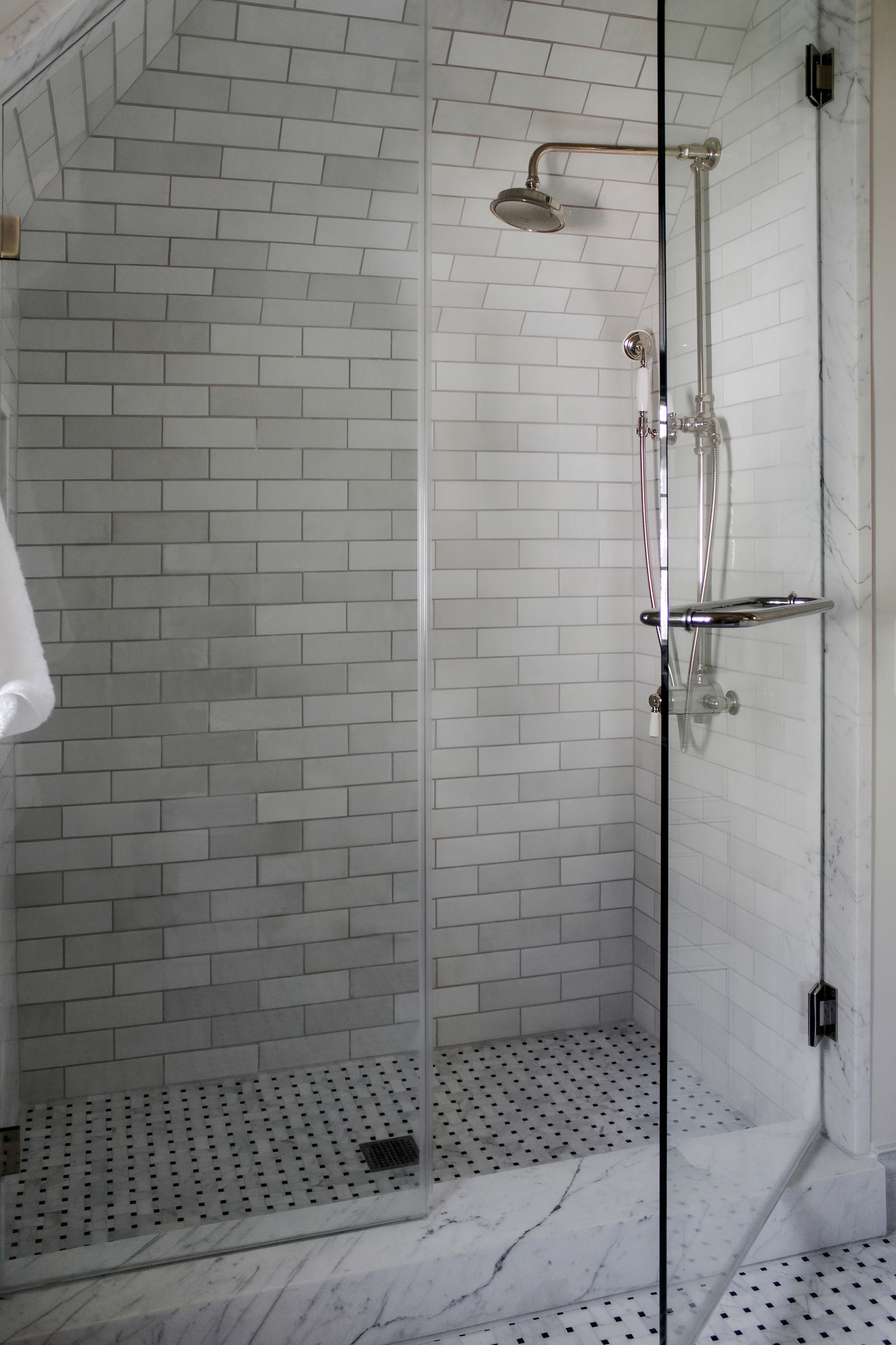 Heirloom English Tudor Guest Bathroom Image 5
