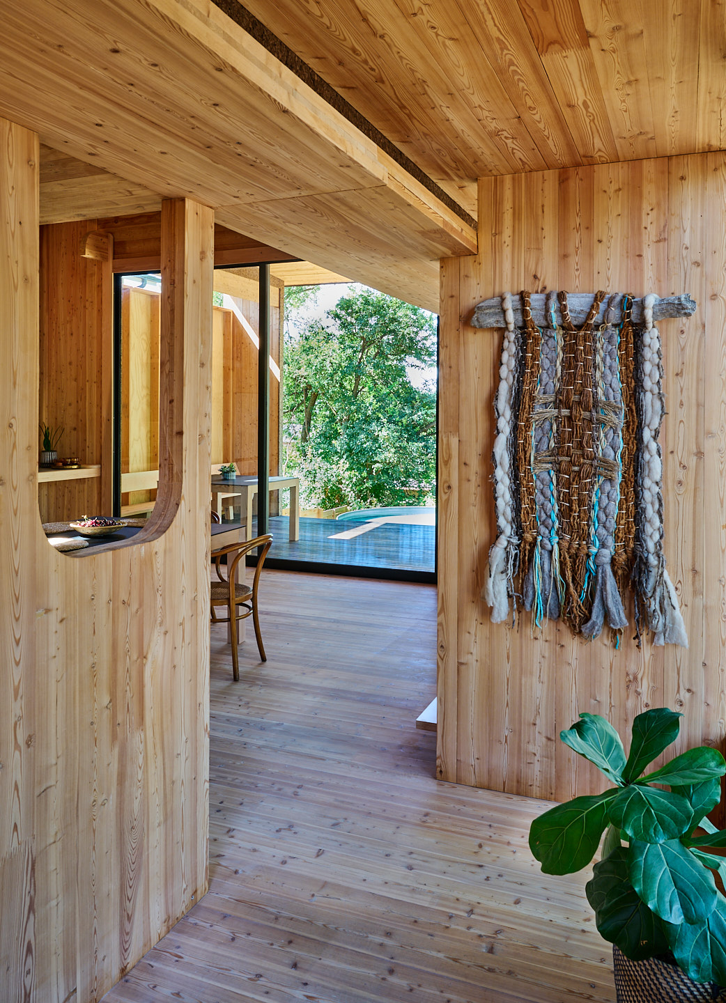 Cross Cabin Image 10