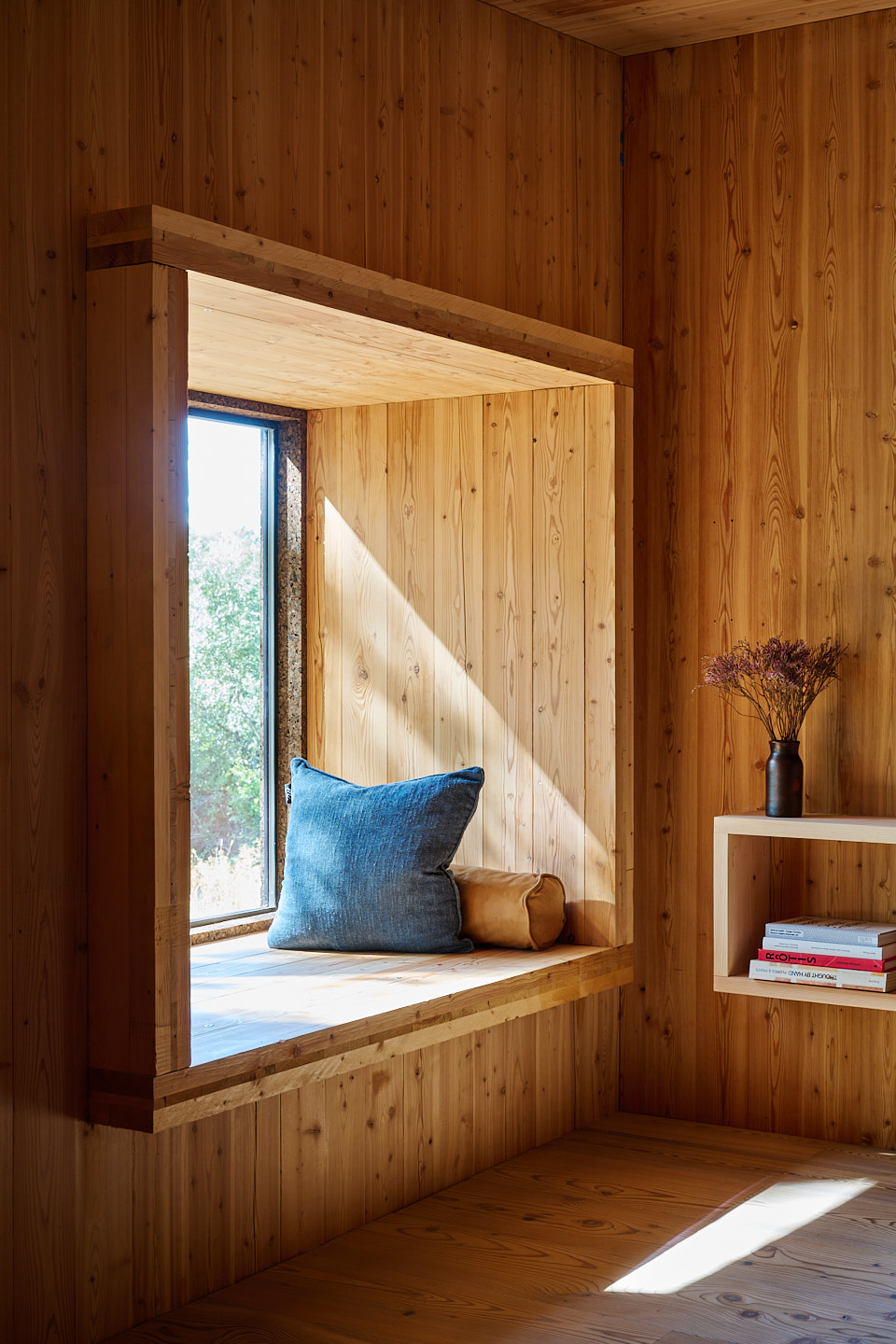 Cross Cabin Image 11