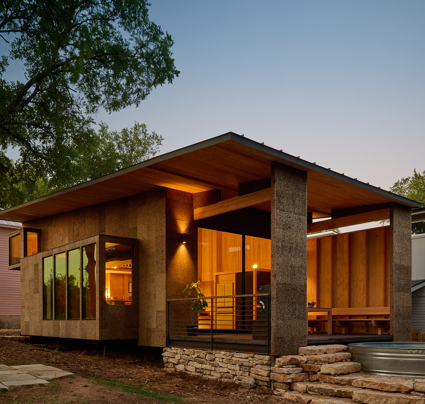 Cross Cabin Image 18