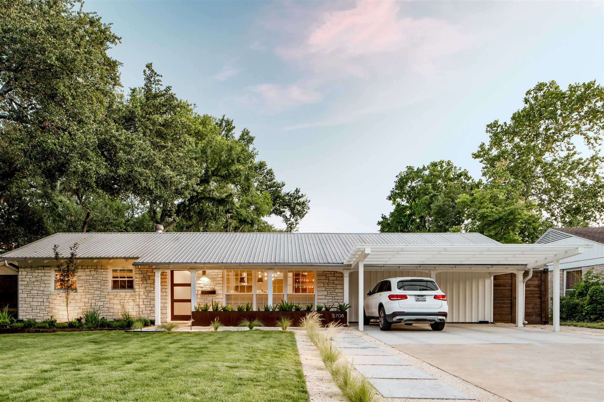 Highland Ranch Mid-Century Image 21