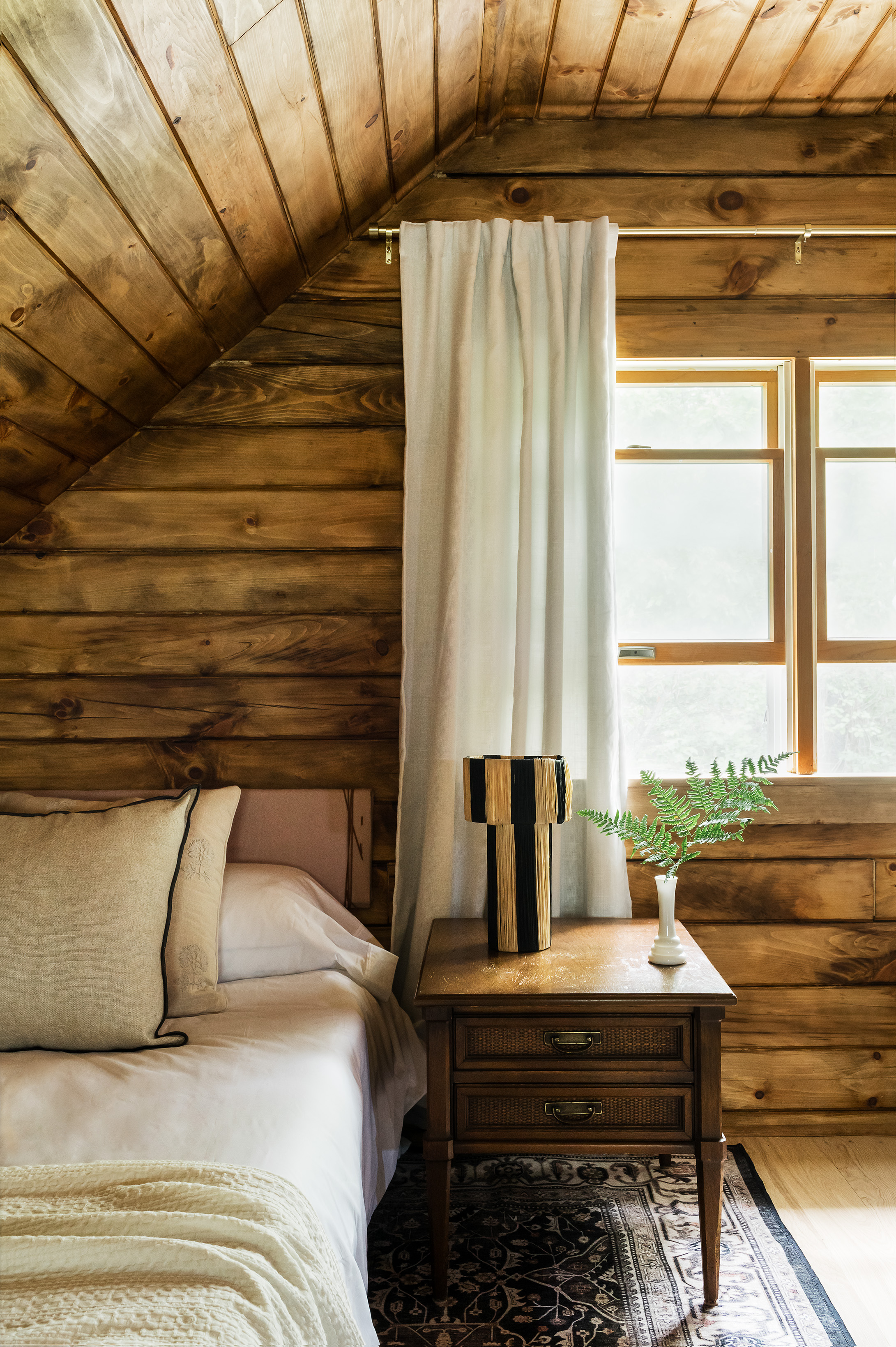 Lawless Log Cabin Image 16