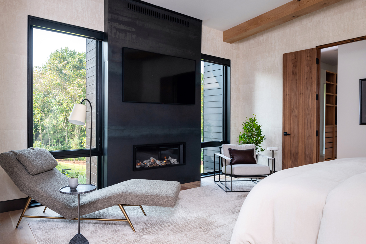 Modern in the Woods Image 33