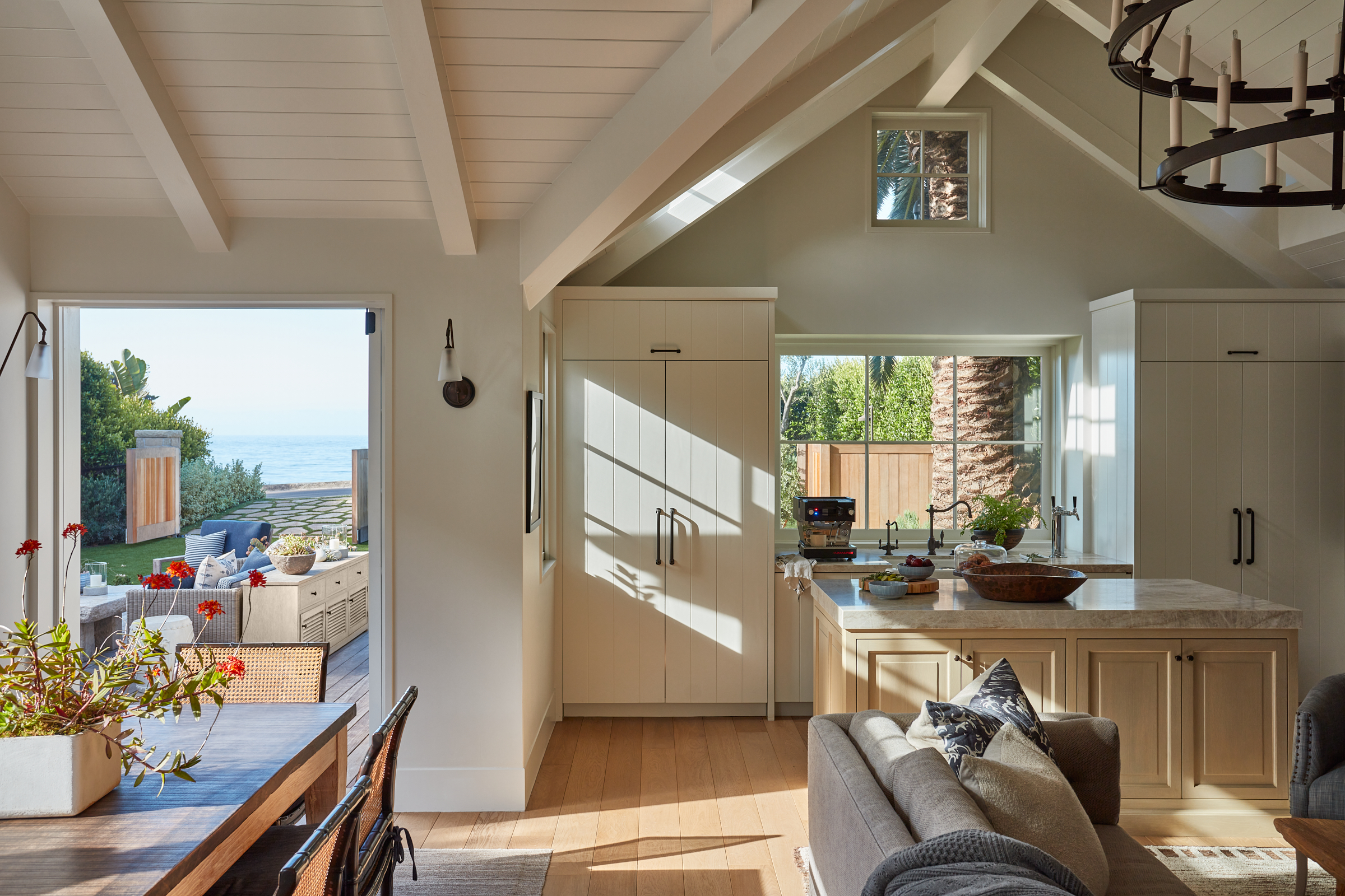 Channel Beach House Image 18