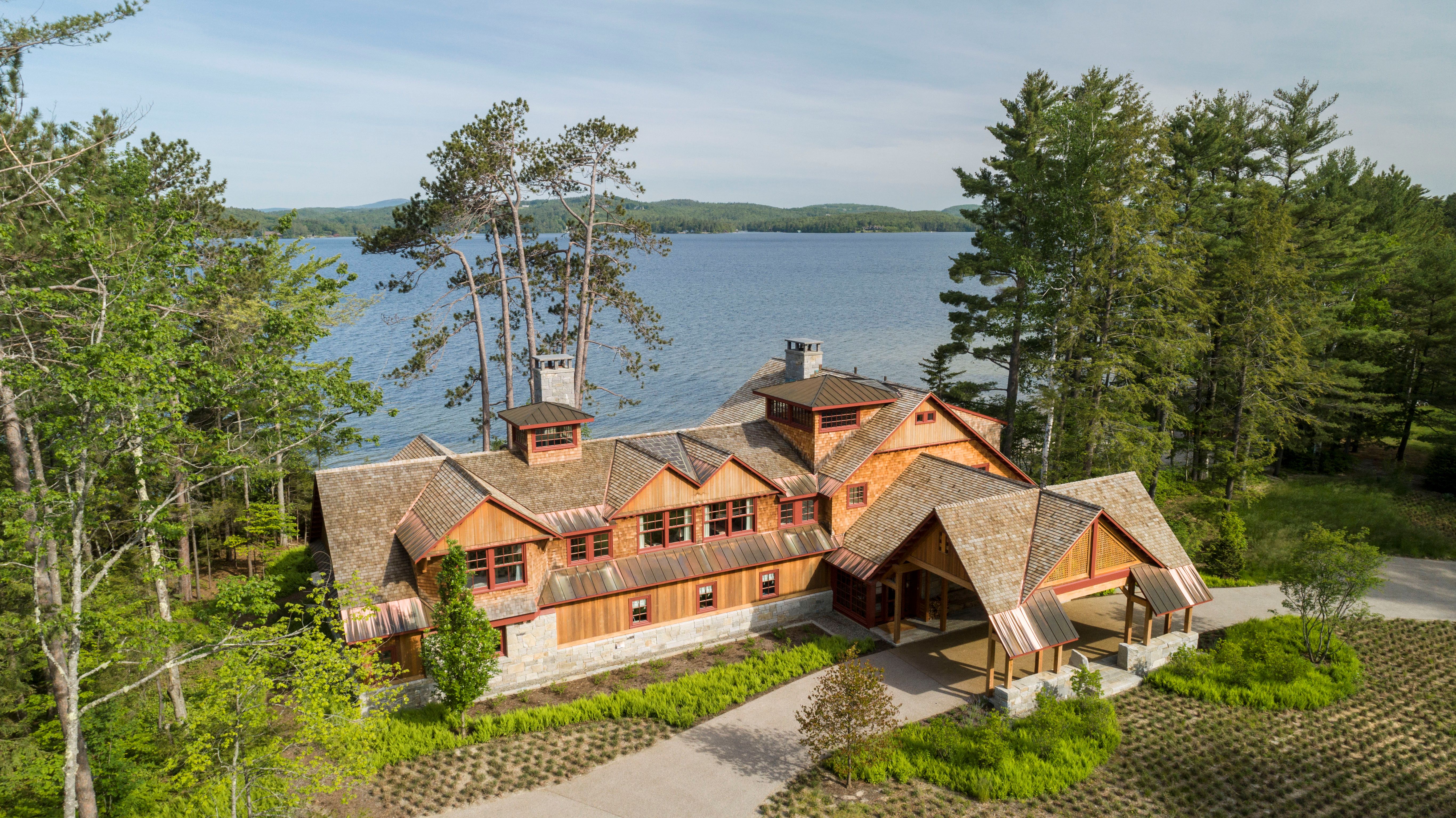 Lakeside Retreat Image 4