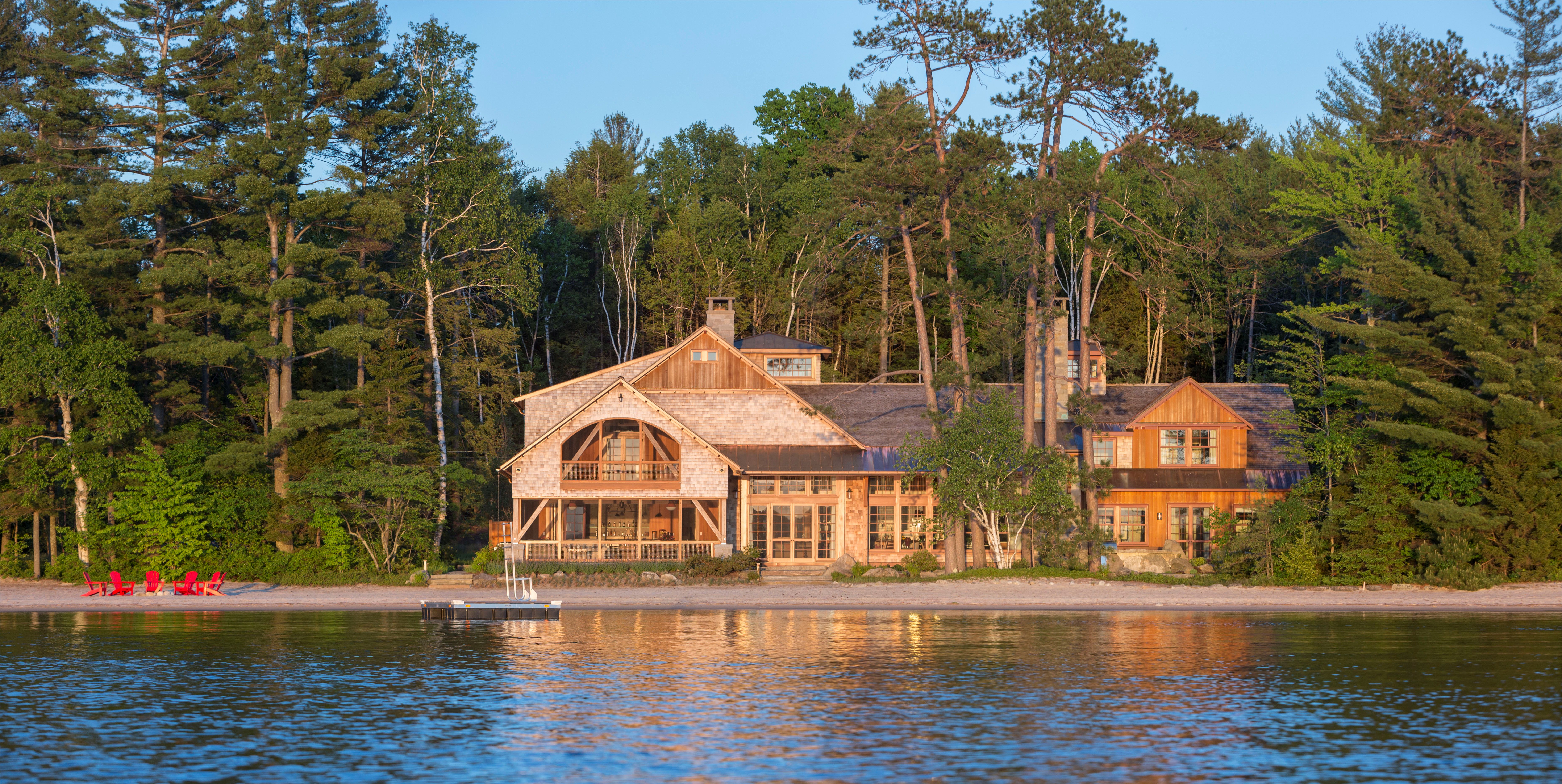 Lakeside Retreat Image 7