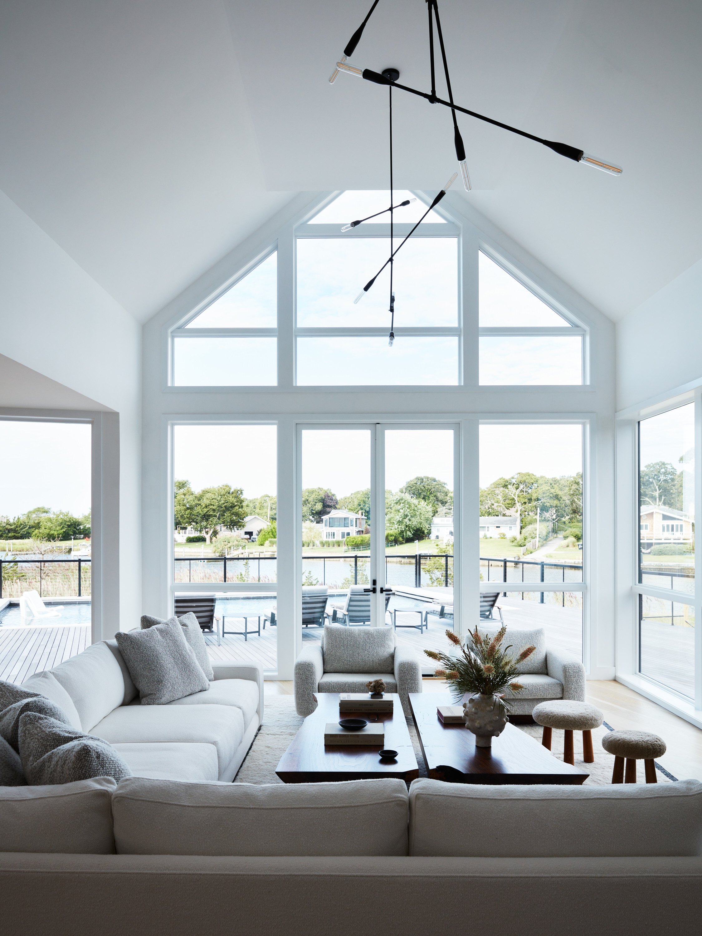 HAMPTONS Image 2
